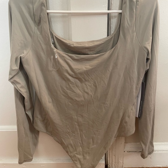 NWT lululemon square neck long sleeve  bodysuit - Picture 3 of 7